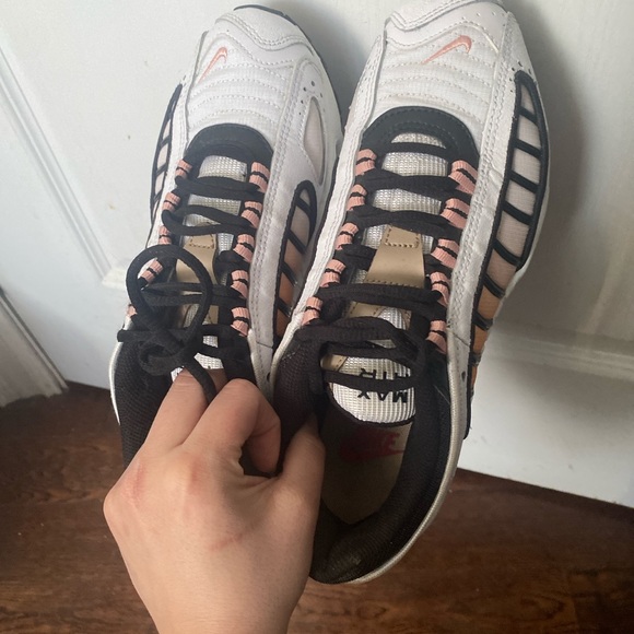 Women’s Nike Airmax tail wind 4 tiger - Picture 3 of 3